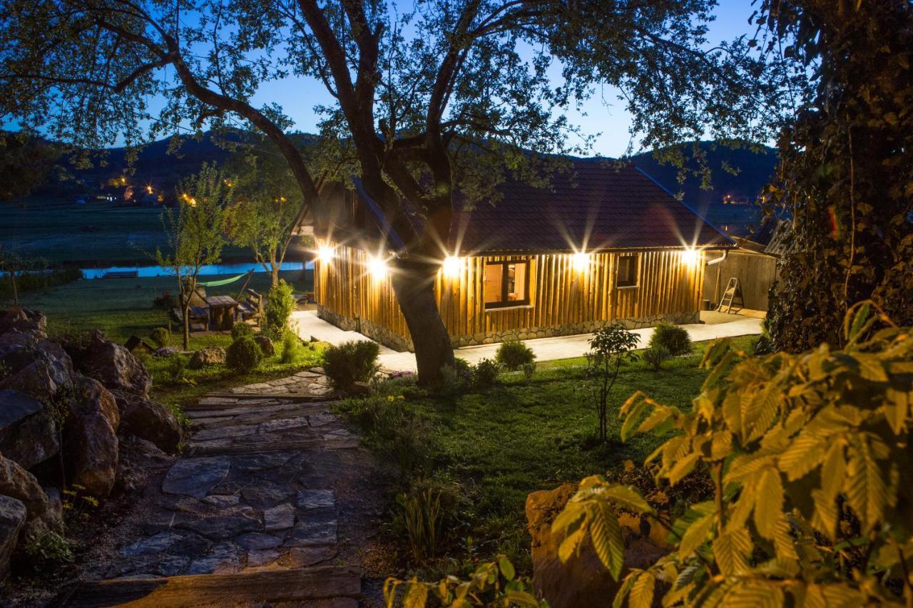 فيلا House Arupium - Hot Tub Otočac المظهر الخارجي الصورة
