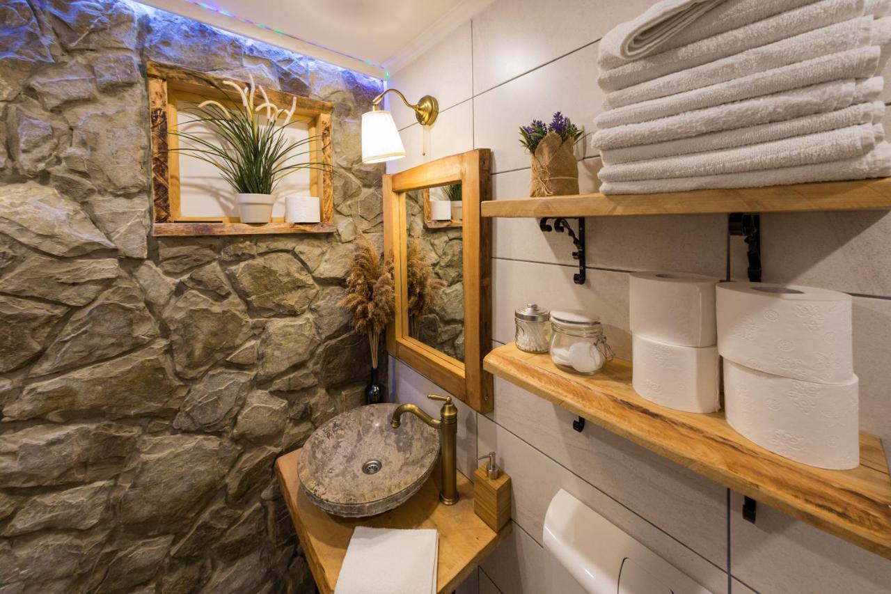 فيلا House Arupium - Hot Tub Otočac المظهر الخارجي الصورة