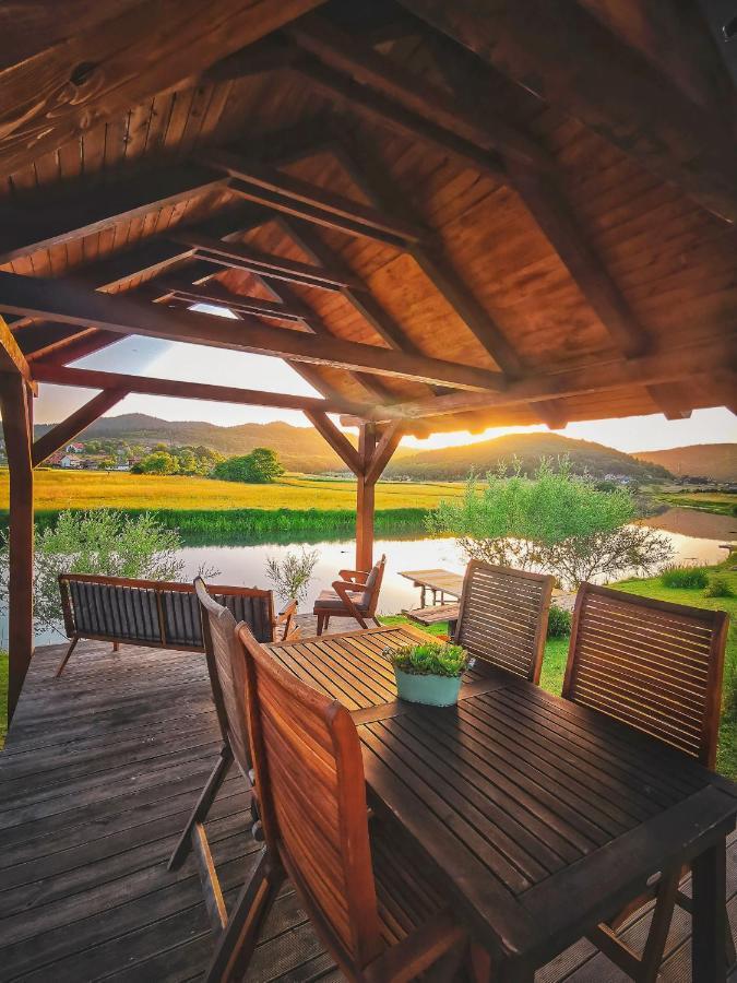 فيلا House Arupium - Hot Tub Otočac المظهر الخارجي الصورة
