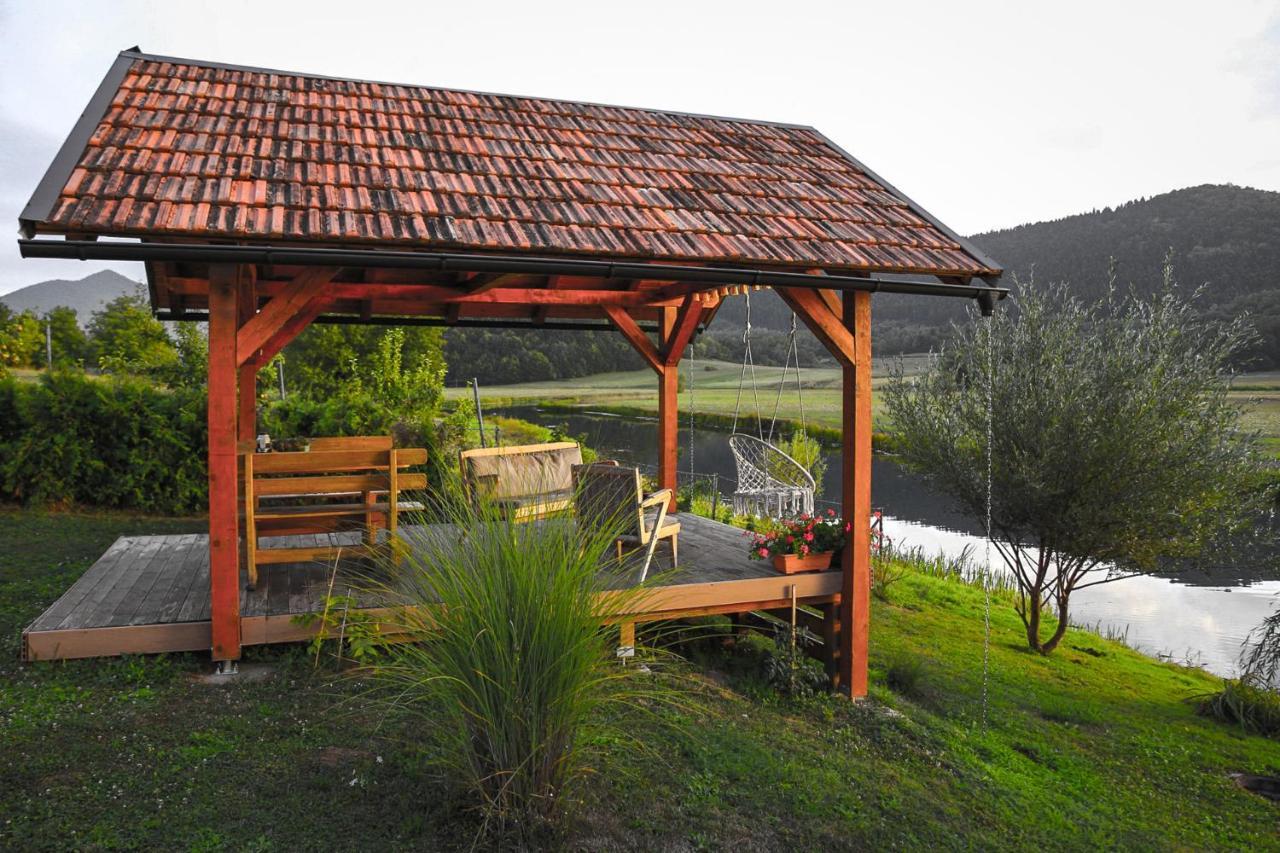 فيلا House Arupium - Hot Tub Otočac المظهر الخارجي الصورة