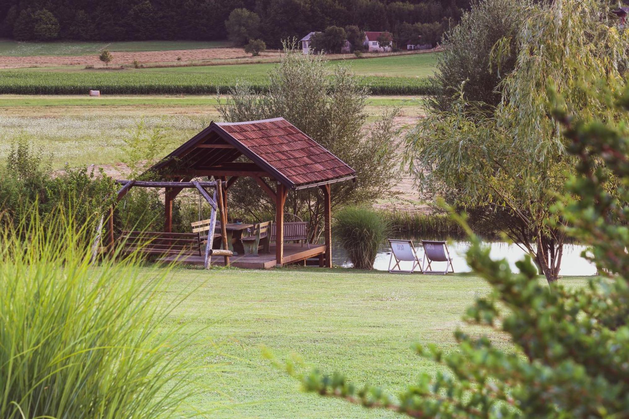 فيلا House Arupium - Hot Tub Otočac المظهر الخارجي الصورة