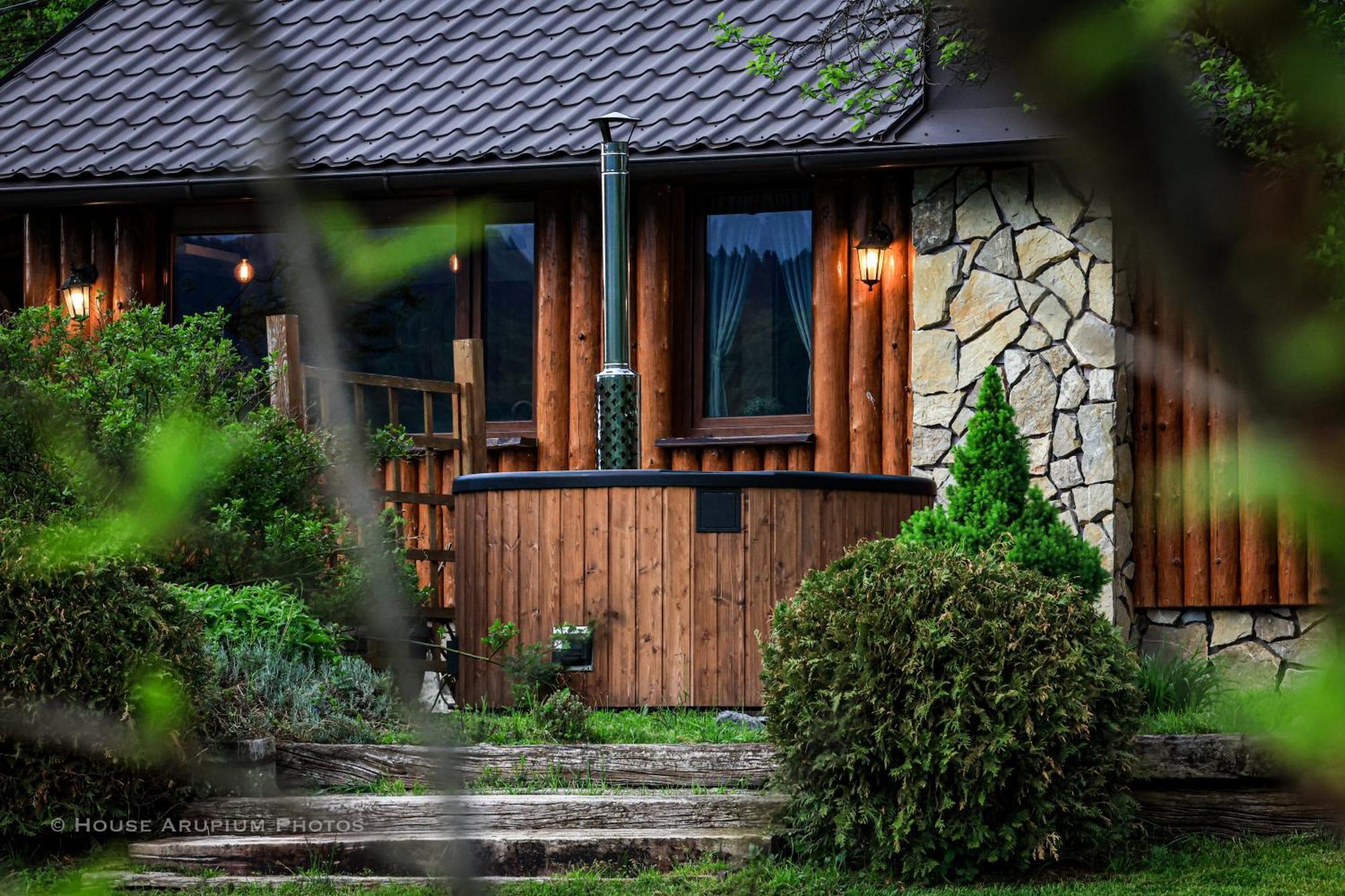 فيلا House Arupium - Hot Tub Otočac المظهر الخارجي الصورة