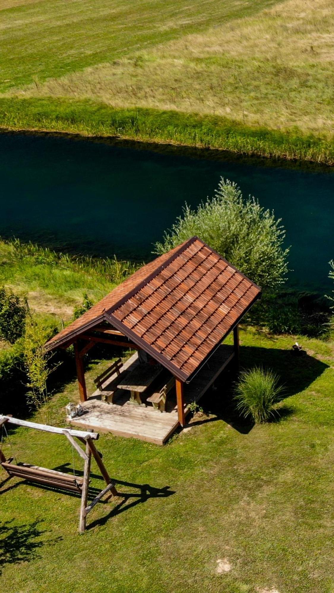 فيلا House Arupium - Hot Tub Otočac المظهر الخارجي الصورة