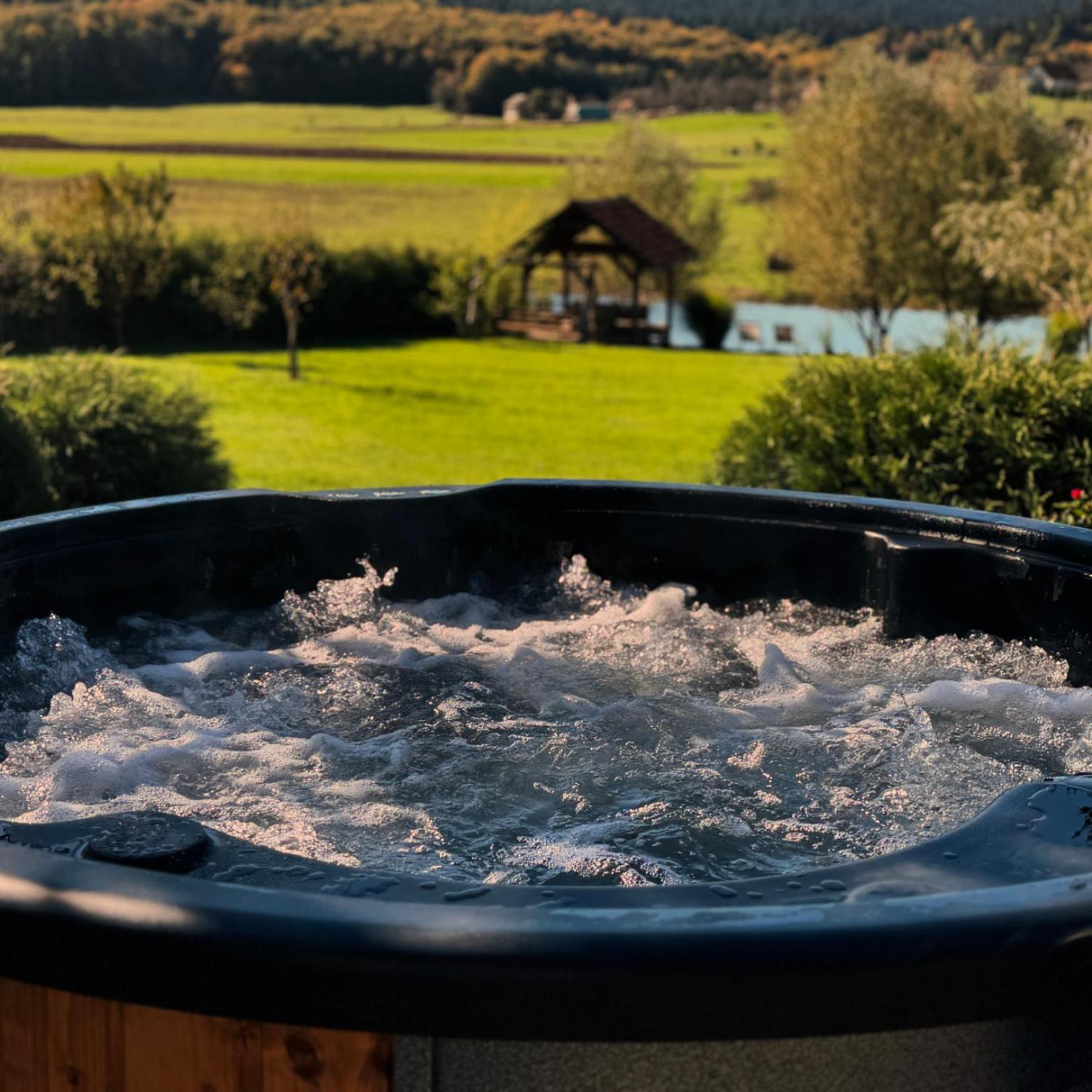 فيلا House Arupium - Hot Tub Otočac المظهر الخارجي الصورة